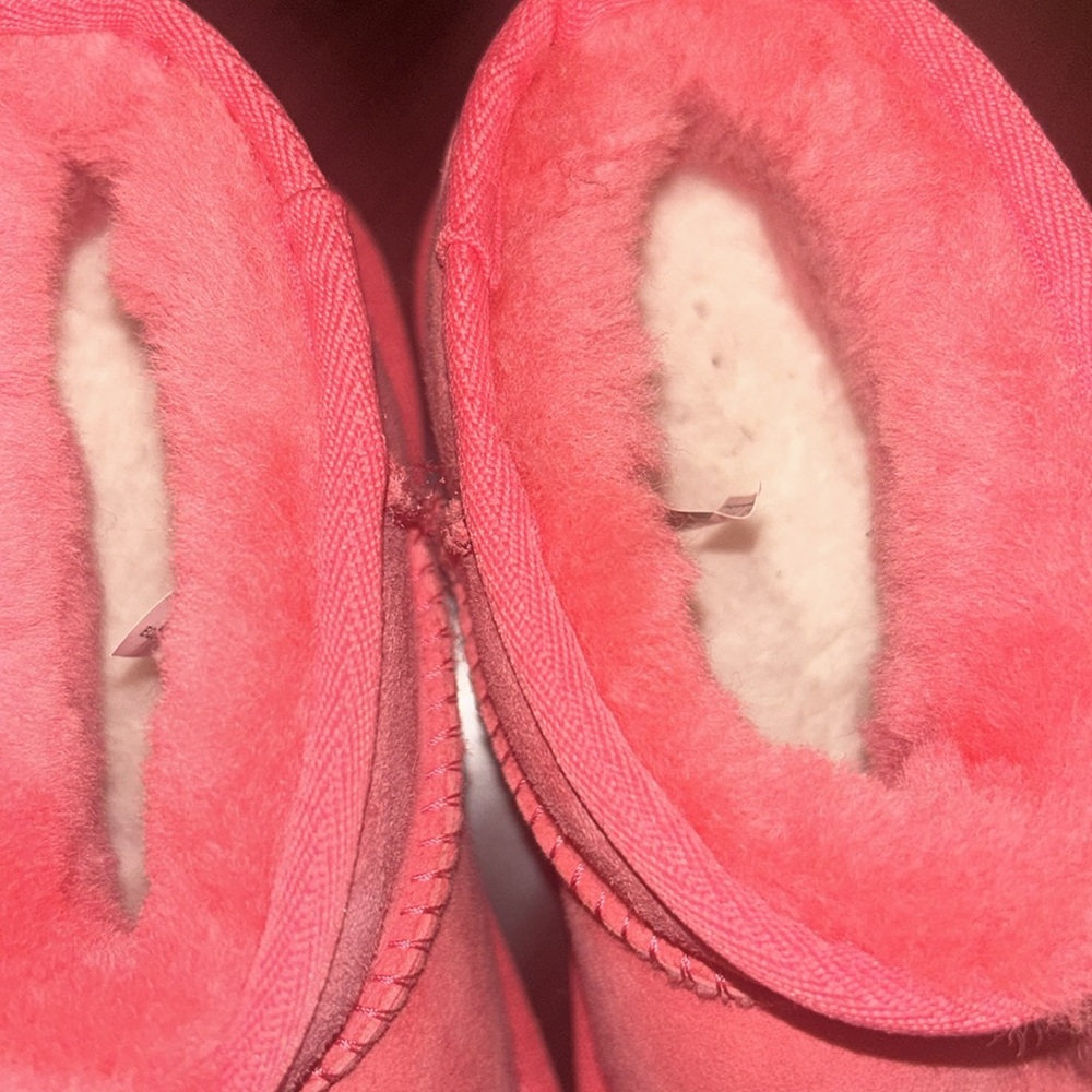 Kids Classic Ultra Mini size 4 Ugg with Box - Picture 6 of 8